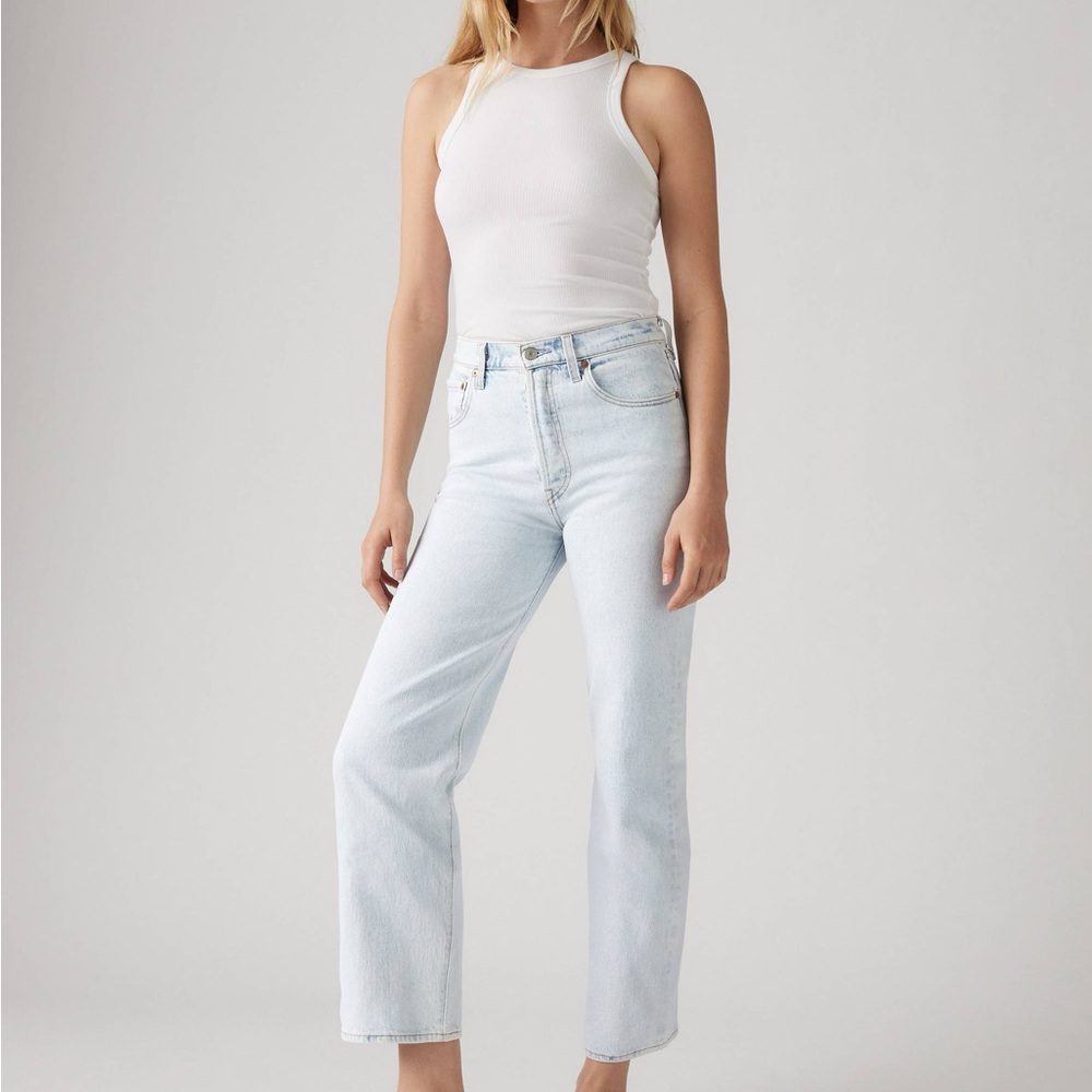 Levi’s “Ribcage Ankle Jean”